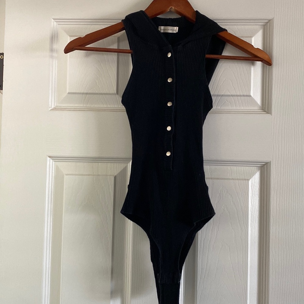 Black Ribbed Button Down Hooded Makers of Dreams Bodysuit - Size Small